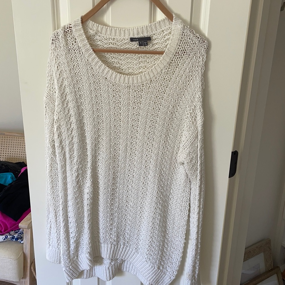 Cream Vince sweater in good condition